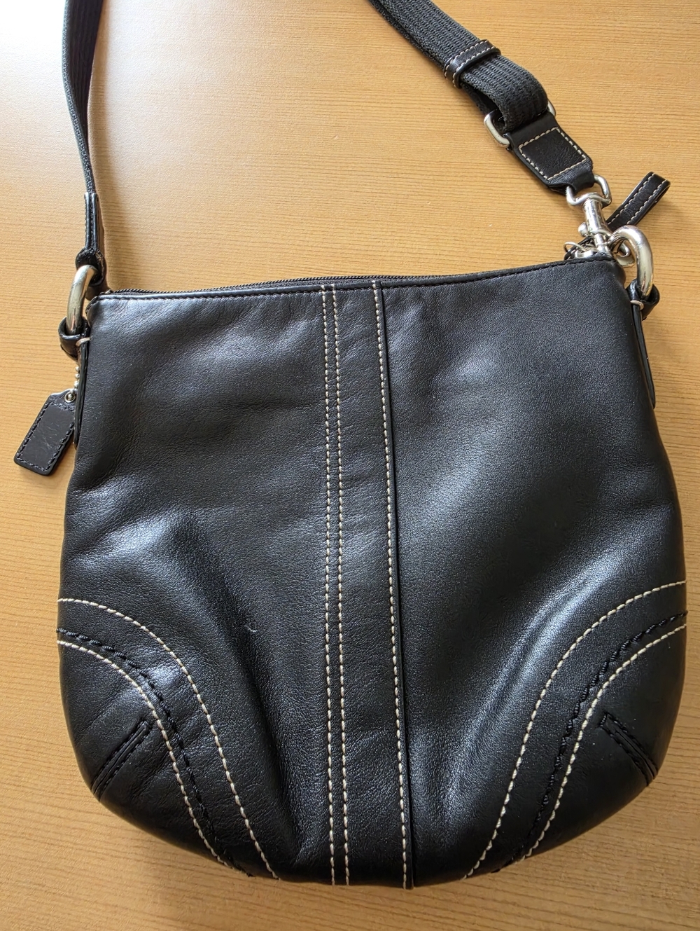 Coach Soho Black Leather Flap Bag Contrast Stitch Turnlock Y2K - Picture 12 of 12